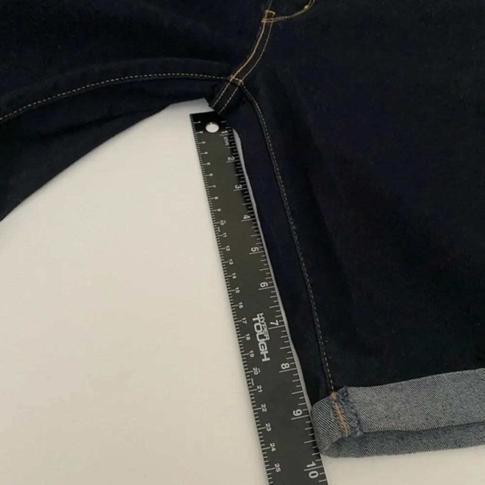 Levi Denim Shorts size 30 - Picture 2 of 9